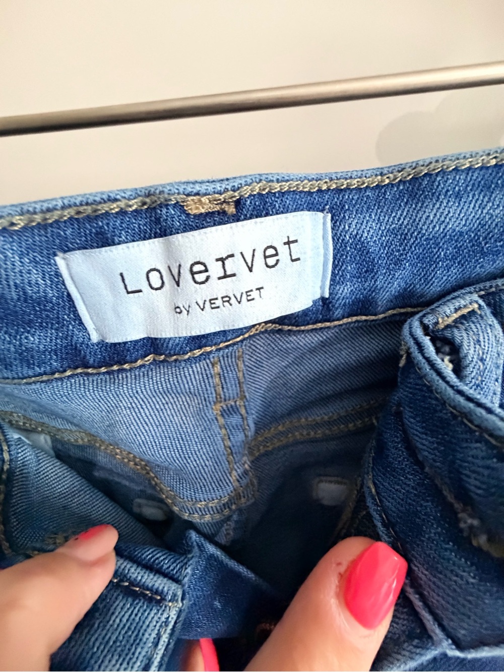 High-Rise Wide-Leg Women's Jeans in Medium Blue - Picture 3 of 4